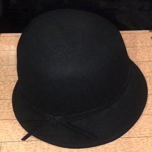 NWT. croft&barrow black cloche hat